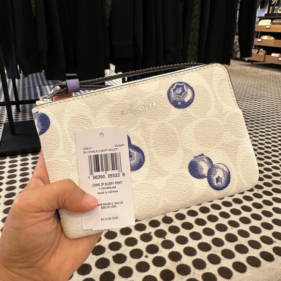 NWT Coach Corner Zip Wristlet In Signature Canvas With Blueberry Print - Picture 5 of 5